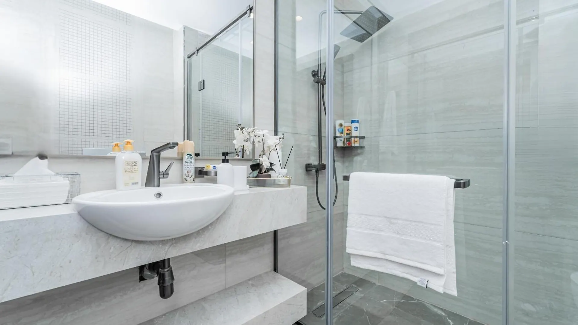 Brand New 2Br In Nobles Tower - Pool Gym And Premium Business Bay Living, Managed By Think Realty Lägenhet Dubai